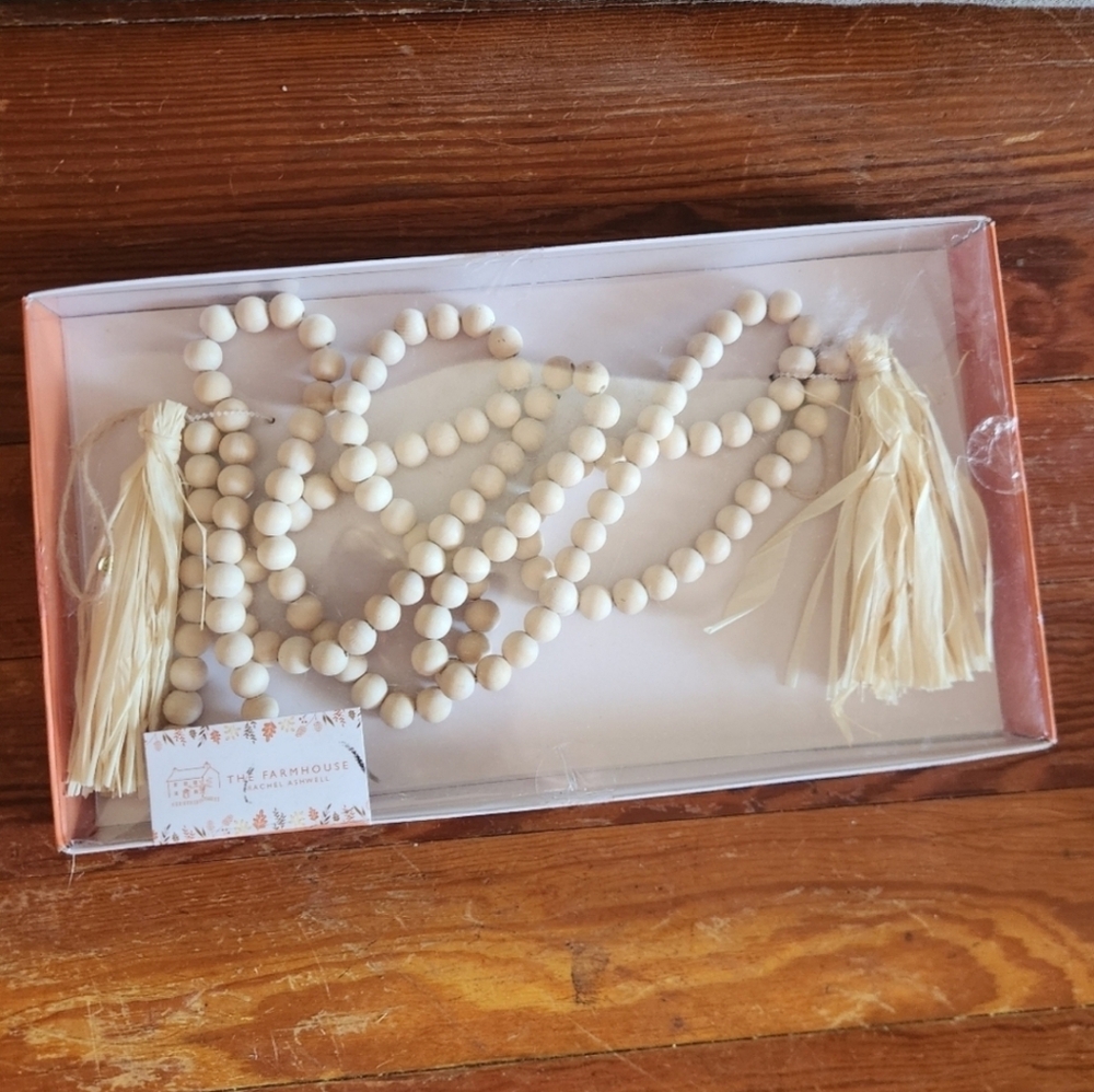 NWT Rachel Ashwell The Farmhouse Beaded Neutral Cream Fall Garland